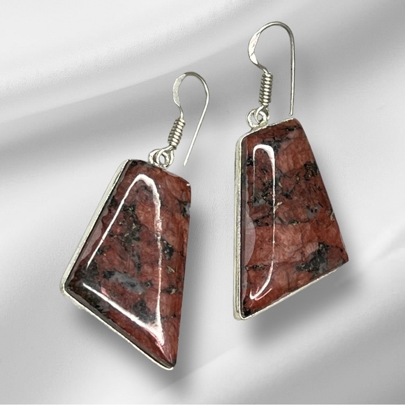 EUDIALYTE EARRINGS - Picture 4 of 6